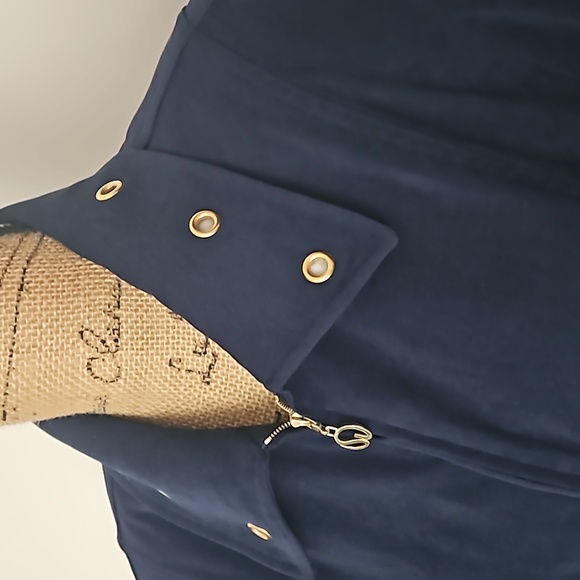 St. John Sport Suede, Size L. - Picture 10 of 16